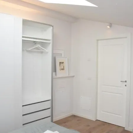 Daire Modern Appartament Floransa